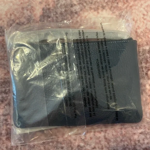 Coach Graphic Corner Zip Wristlet Navy and Red NWT - Picture 6 of 6